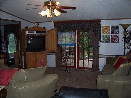 2nd image of 100 Oak Tree St