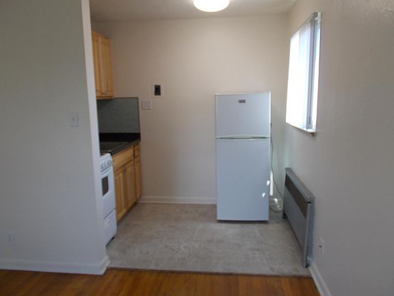 2nd image of 1042 N Pearl St APT 302