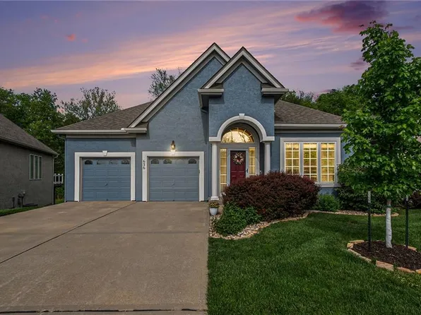 636 Rosewood Ct, Liberty, MO 64068