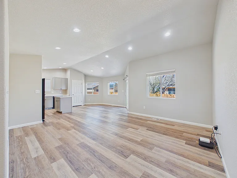 157 S Stardust Cir — Photo 4