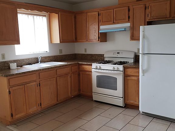 4th image of 5611 S Vermont Ave