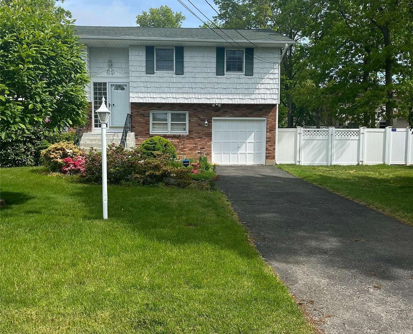 17 Flintlock Drive, Shirley, NY 11967 Zillow