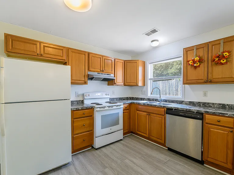 7822 Citadel Ct — Photo 9