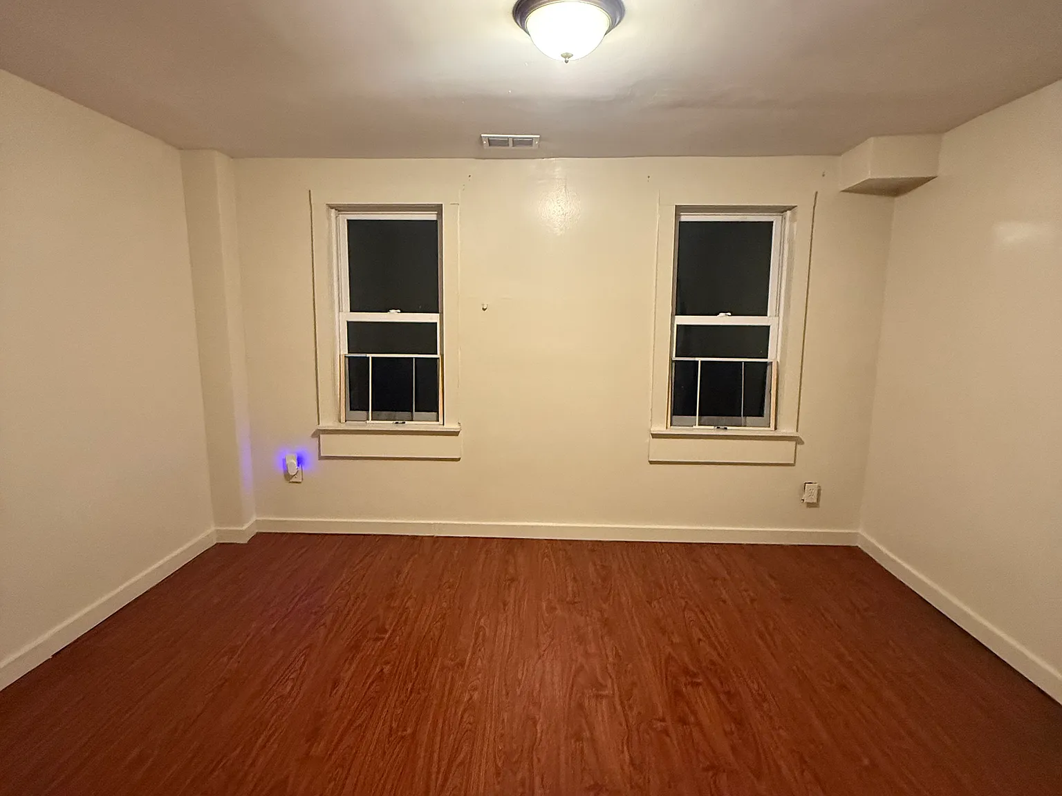 3 bed, 1.5 bath, 1300 sqft, $1,800 — Photo 4