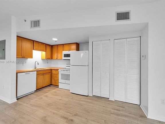 5th image of 2630 SW 28th St