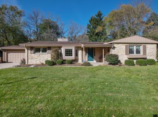 6589 N Atwahl Dr, Glendale, WI 53209