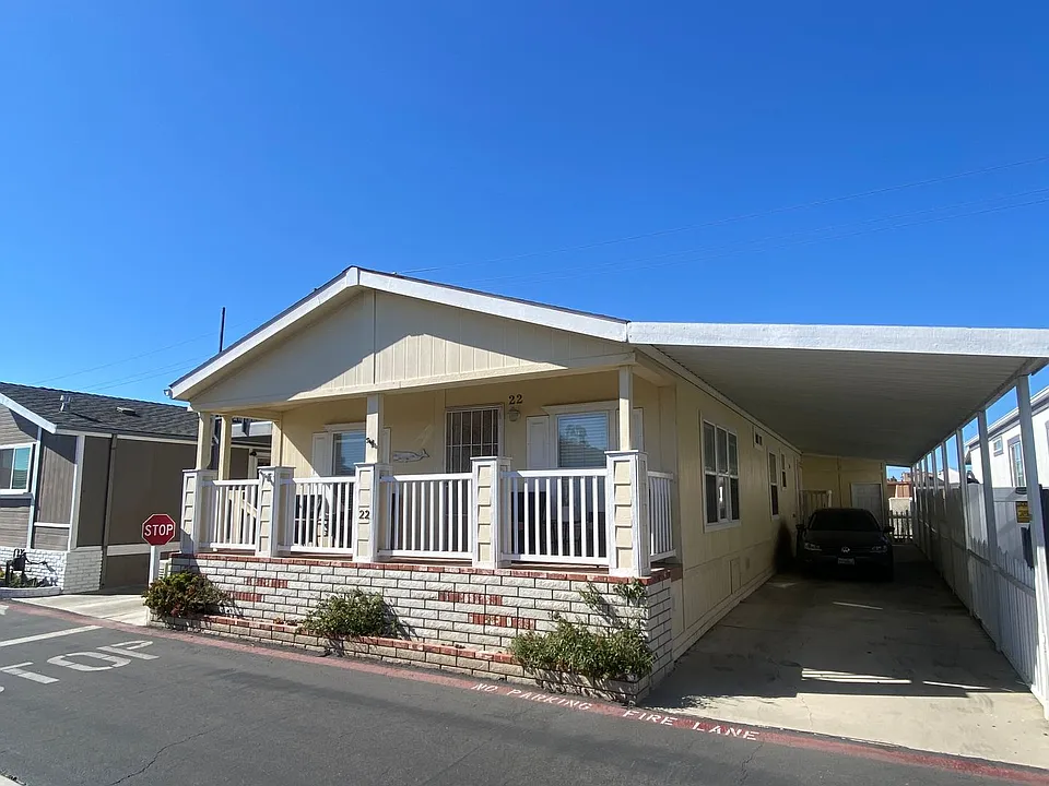 21851 Newland
