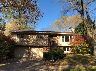 1171 33rd Street Ct, Moline, IL 61265