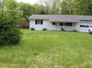 105 McMichaels Ct, Stroudsburg, PA 18360