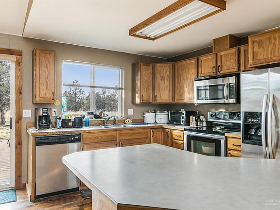 3rd image of 13265 SE Southwood Dr