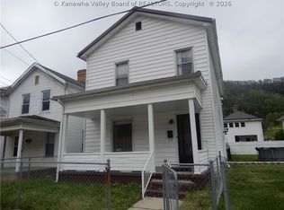 145 6th Ave, Montgomery, WV 25136