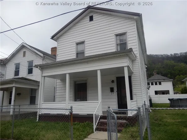 145 6th Ave, Montgomery, WV 25136