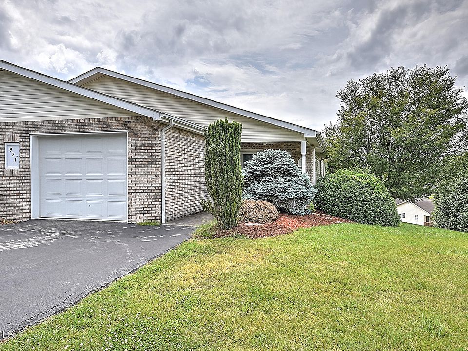 1st image of 921 Cornerstone Ct #921
