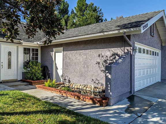 3rd image of 22930 Calvello Dr
