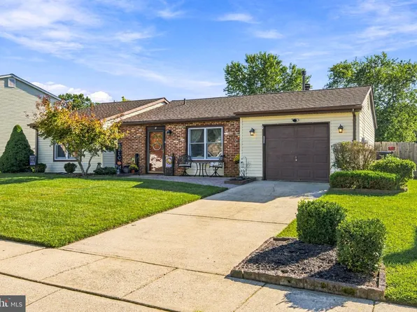 5 Uranus Rd, Sewell, NJ 08080