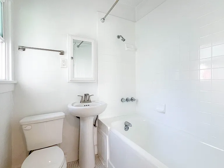 1026 E Broadway #1038 — Photo 16