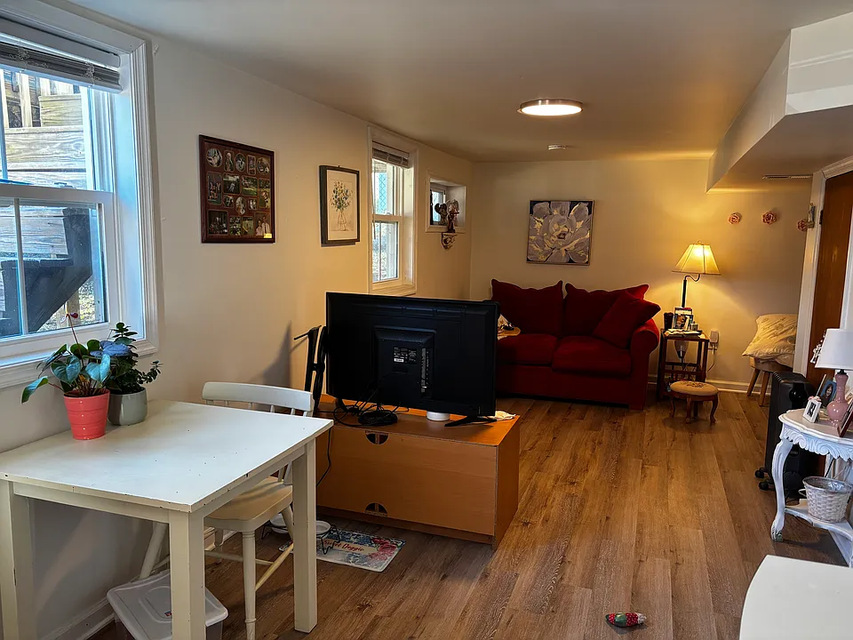 Living sapce with eating space