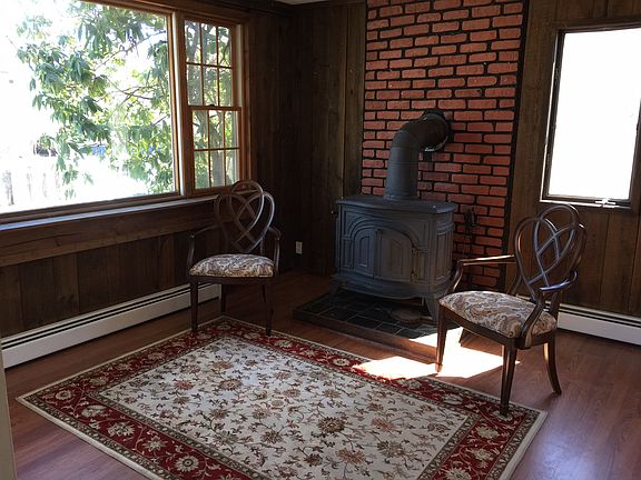24 Living room with stove