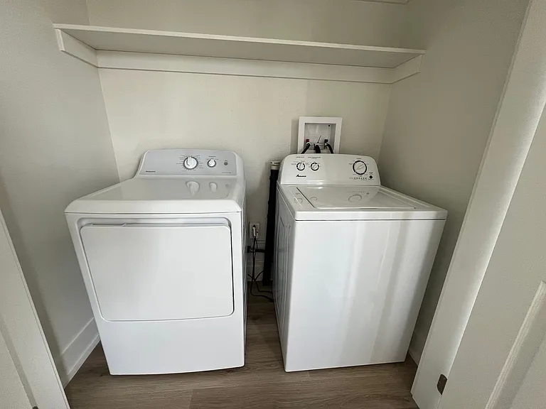 821 Collins Street — Photo 10
