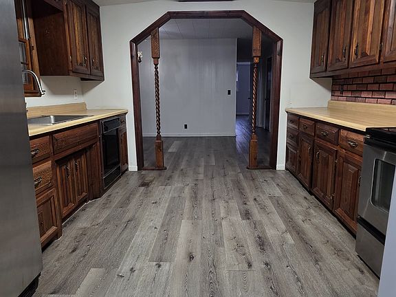 3rd image of 198 Hazelwood Ln