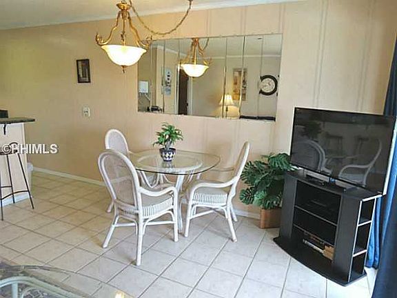 5th image of 43 Forest Dr APT 302