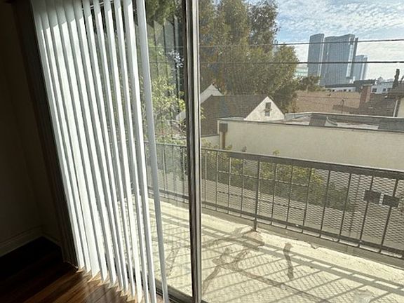 2nd image of 1622 S Beverly Glen Blvd APT 10