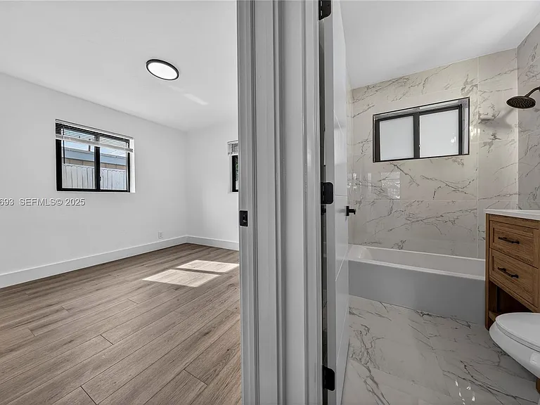 2633 NE 13th Ave #1 — Photo 14