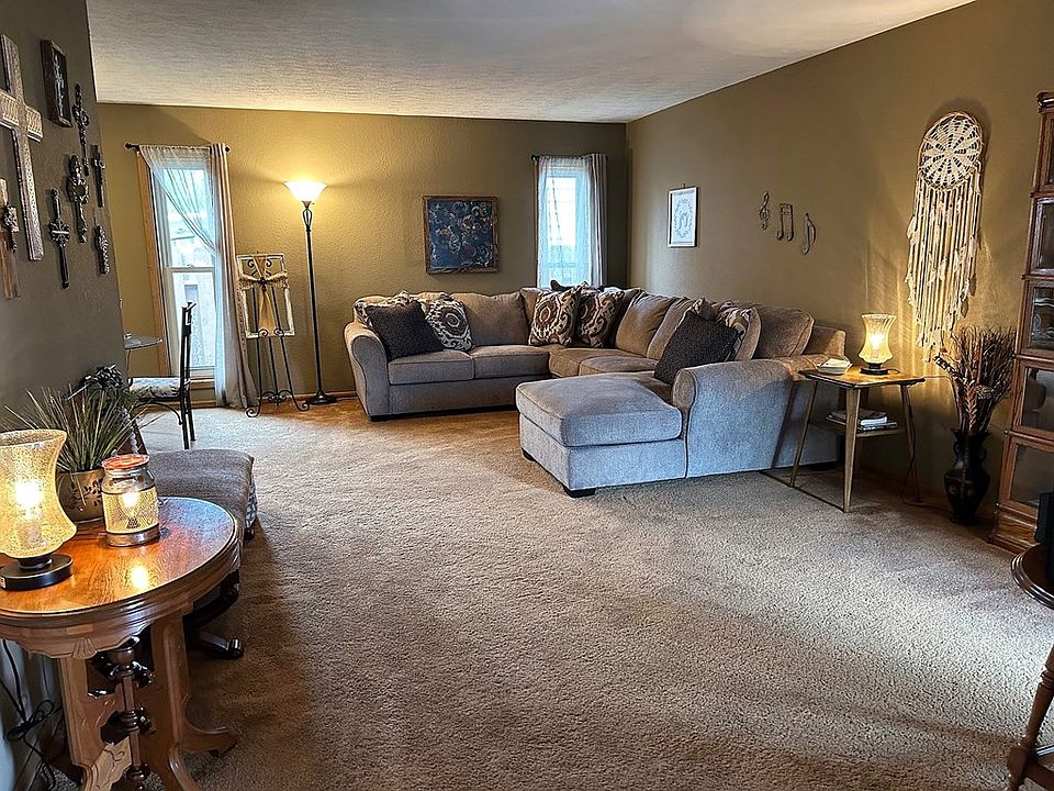 2307 Cleveland St, Great Bend, KS 67530 Zillow