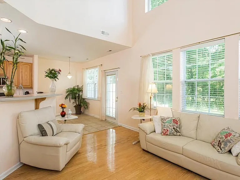 28 Sutton Ct — Photo 11