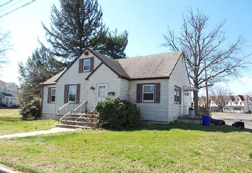 2nd image of 406 Engle Ave