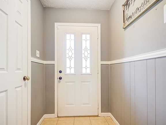 4th image of 5010 Crestway Dr
