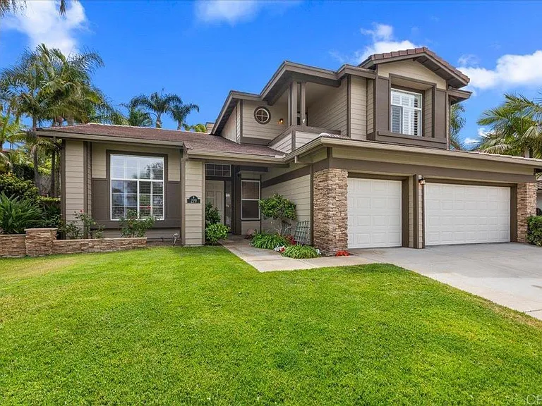 219 Pacific View Ln — Photo 2