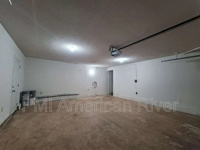 8924 Sutters Gold Dr — Photo 16