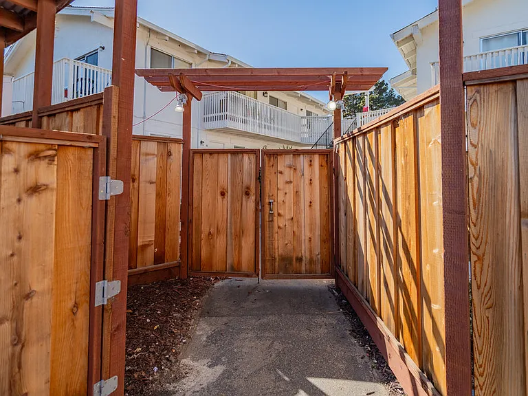 217 Berry St #H — Photo 10