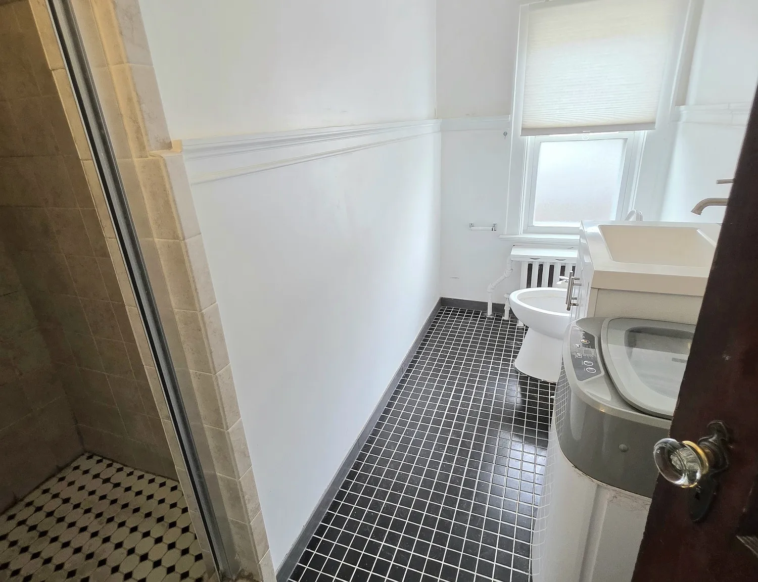 2 bed, 800 sqft, $2,500 — Photo 3