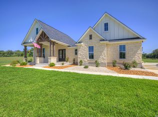 110 LAKE VILLAGE RD, Seguin, TX 78155