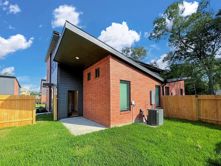 2517 Appian Way #B — Photo 36