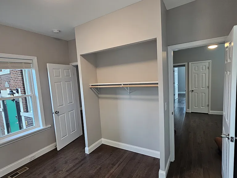 6250 Clemens Ave #1W — Photo 21