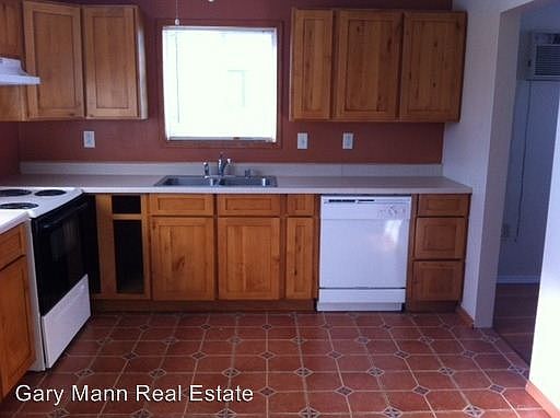 5th image of 2211 W Spruce St