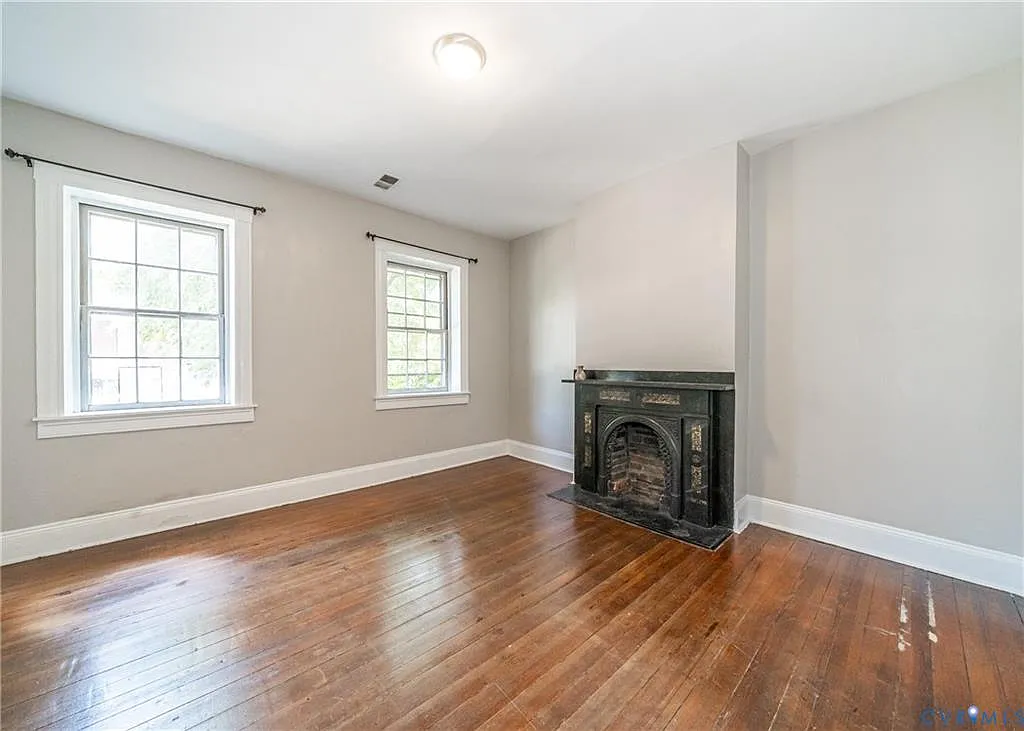 5 bed, 2490 sqft, $750 — Photo 4