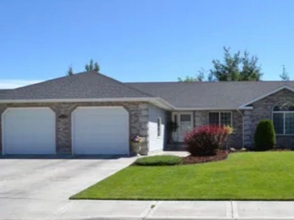 890 Summerfield Dr
