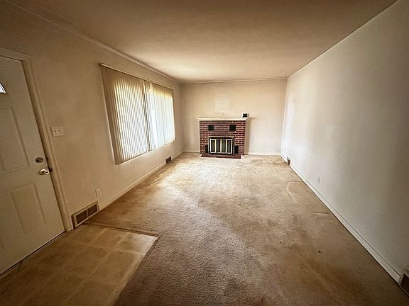 5th image of 1127 Plaza Dr