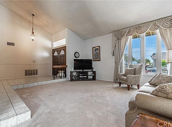 5th image of 15871 Las Palmeras Ave