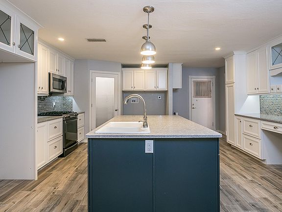 4th image of 4511 W 3rd Ave