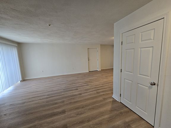 5th image of 270 Quarry St #31