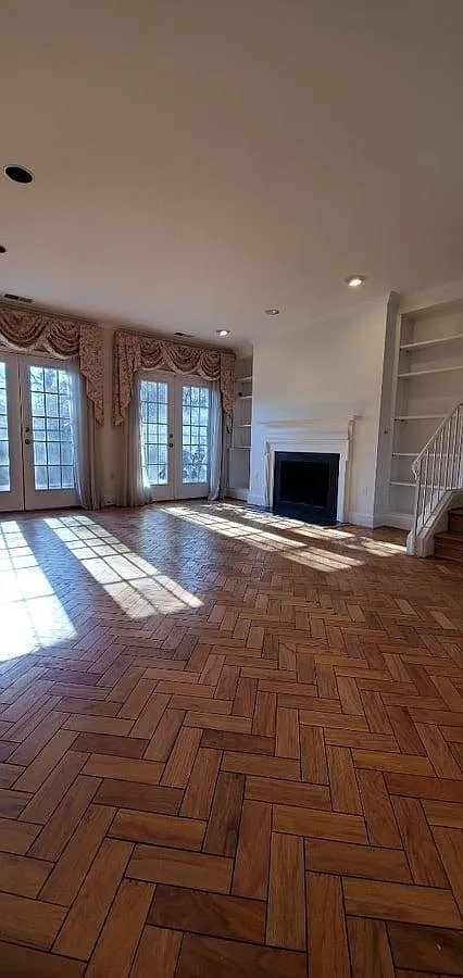 3225 Sutton Pl NW APT C photo 1