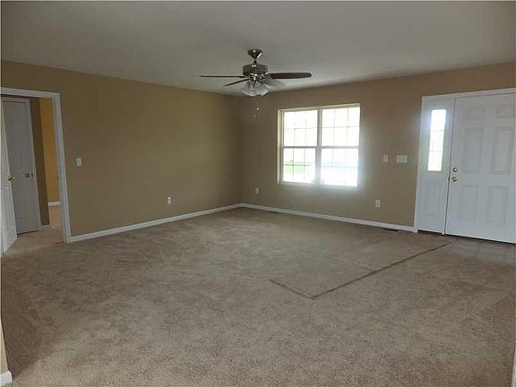 3rd image of 1028 S Creek Dr