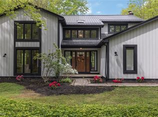 17130 Abbey Rd, Chagrin Falls, OH 44023