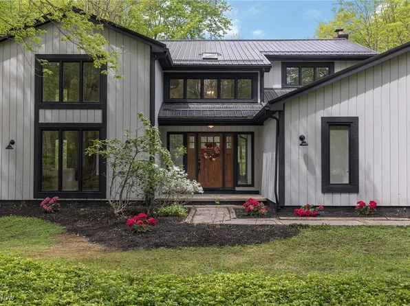 17130 Abbey Rd, Chagrin Falls, OH 44023