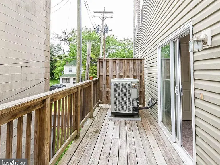 5235 Crowson Ave #6 — Photo 36